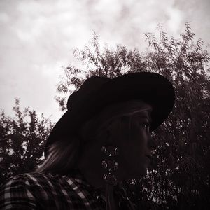 Meet your Posher, Hanna